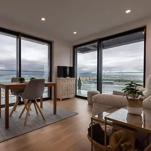 Forbes Suite1406-hosted By Sweetstay Apartment
