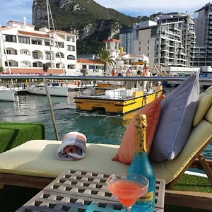 Båthotell Jasmine Coral Jay Boutique Boatel Ocean Village, Gibraltar